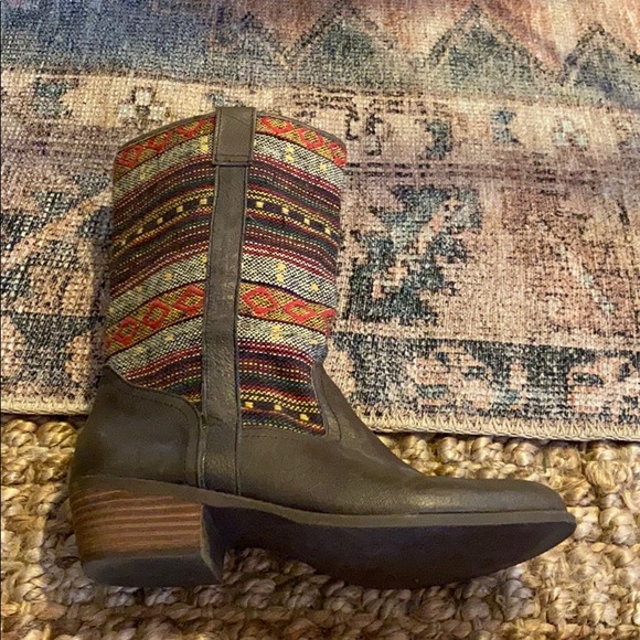 Steve Madden P-Brook Aztec Leather Boot, 9.5 - Picture 2 of 8